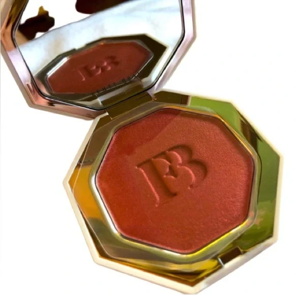 NIB Fenty Beauty Killawatt Foil Freestyle Ruby Richez Highlighter - Picture 1 of 8